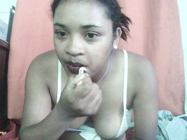 TriciaBella live cam on BongaCams