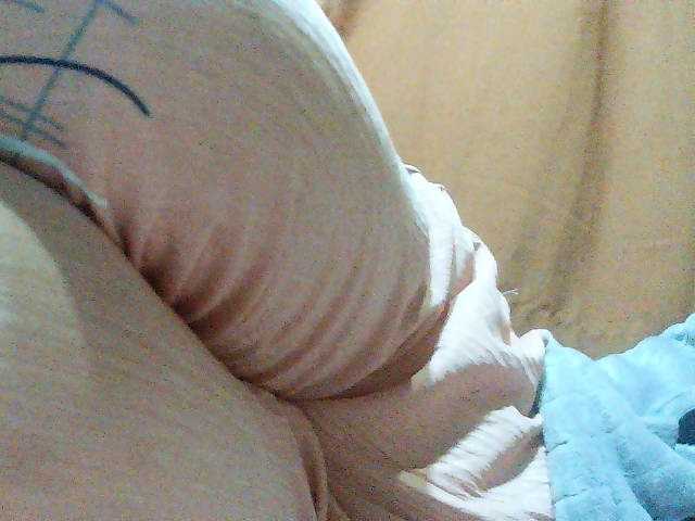 TriciaBella live cam