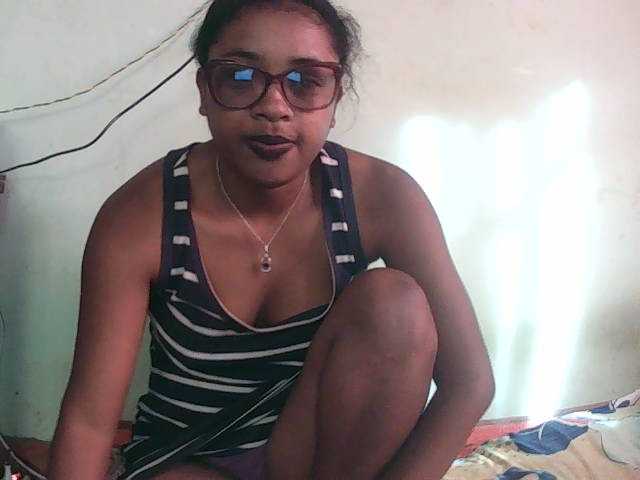 TriciaBella live cam on BongaCams