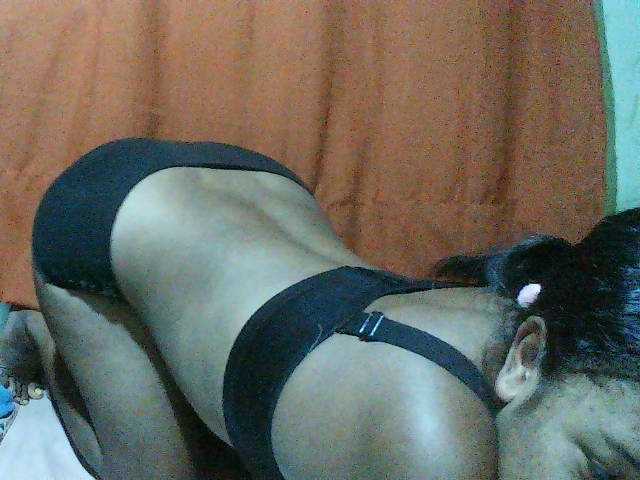 TriciaBella live cam on BongaCams