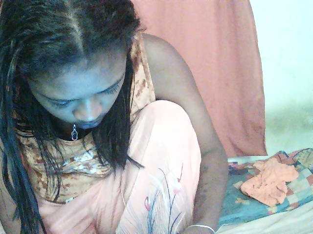 TriciaBella live cam on BongaCams