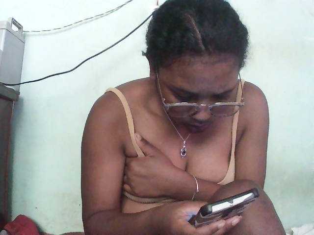 TriciaBella, live now on BongaCams