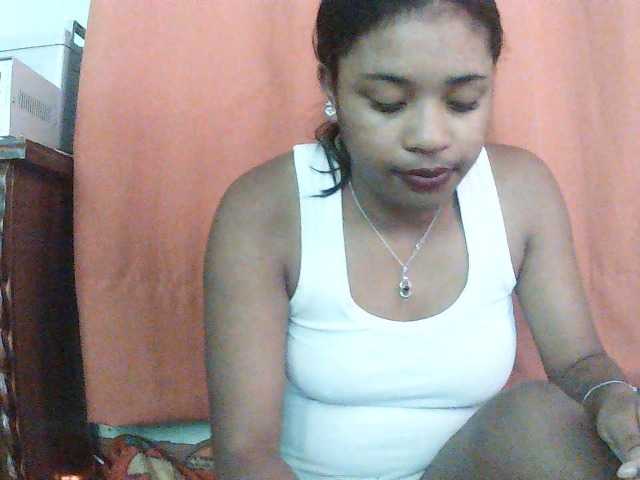 TriciaBella live cam on BongaCams