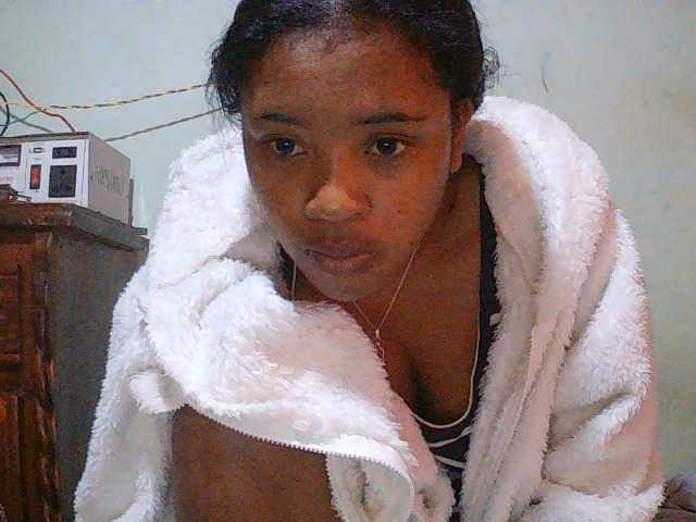 TriciaBella live cam on BongaCams
