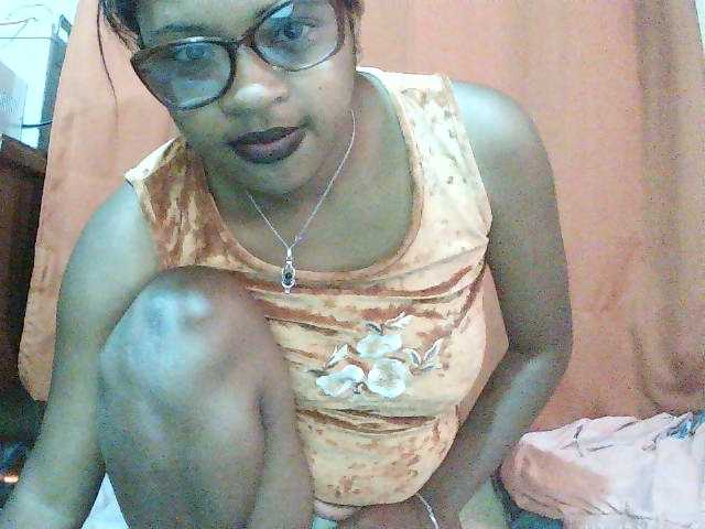 TriciaBella live cam on BongaCams