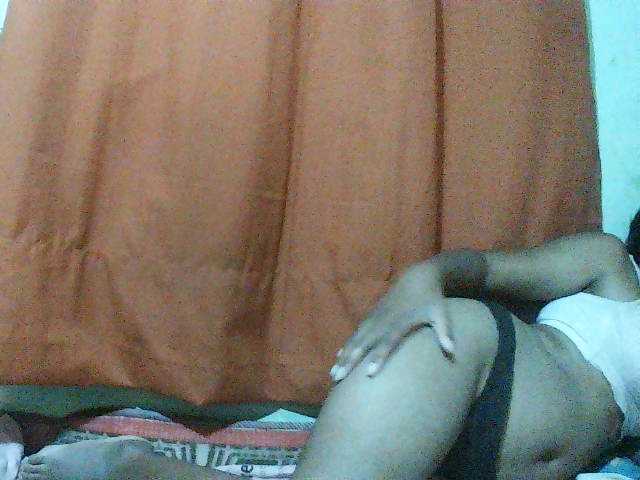 TriciaBella live cam preview
