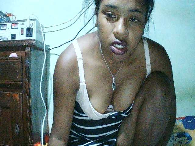 TriciaBella live cam on BongaCams