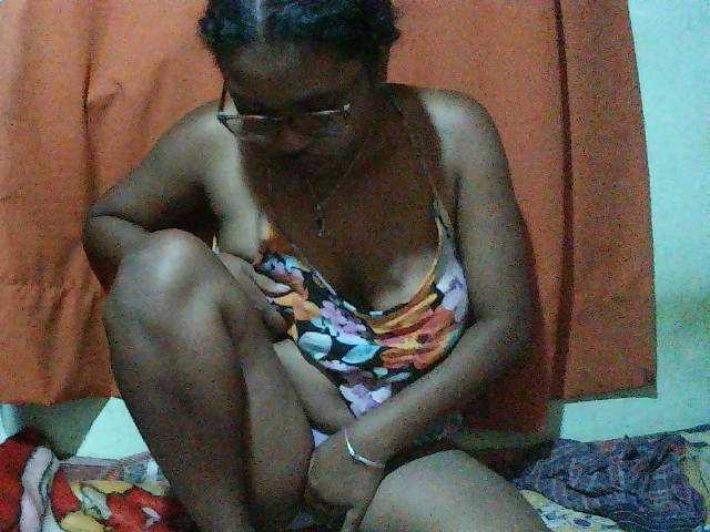 TriciaBella live cam on BongaCams