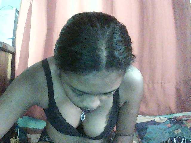 TriciaBella live cam on BongaCams