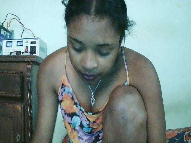 TriciaBella live cam on UnifiedCams