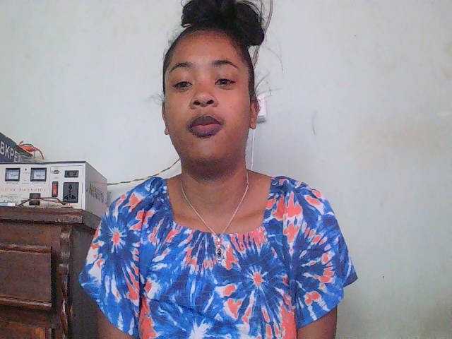 TriciaBella live cam on BongaCams