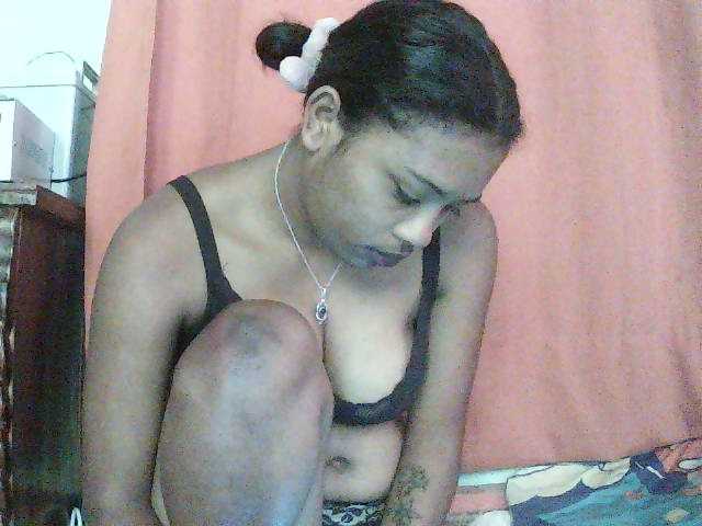 TriciaBella live cam on BongaCams