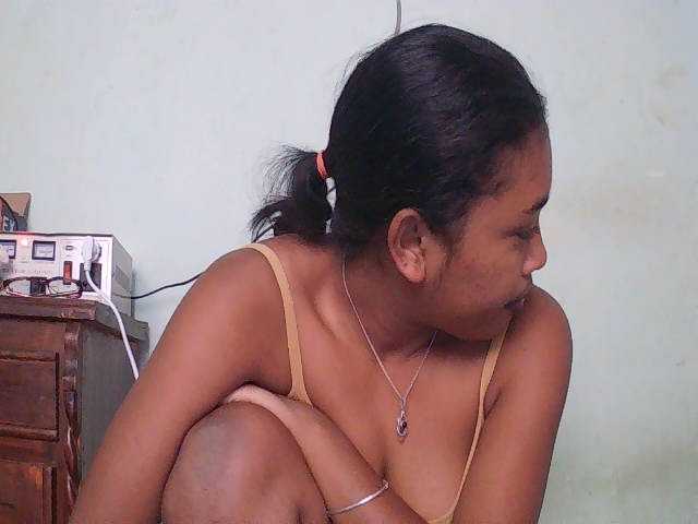 TriciaBella live cam on BongaCams