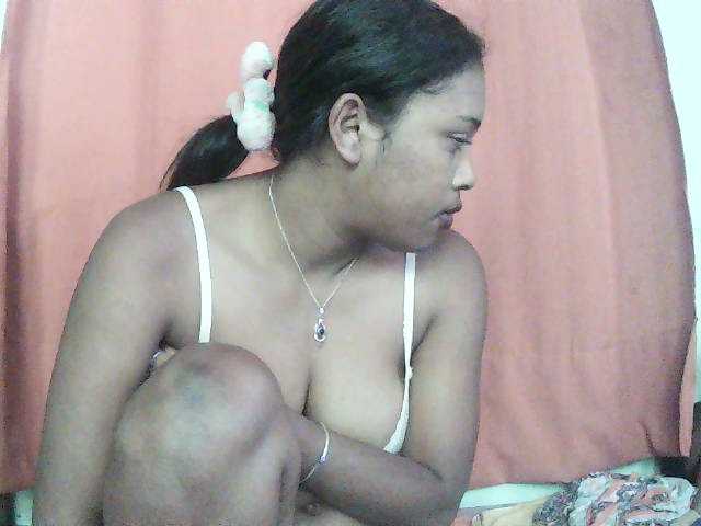TriciaBella live cam on BongaCams