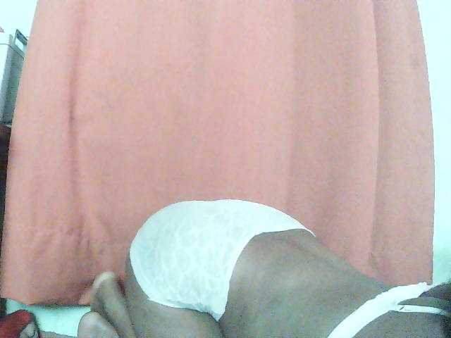 TriciaBella live cam preview