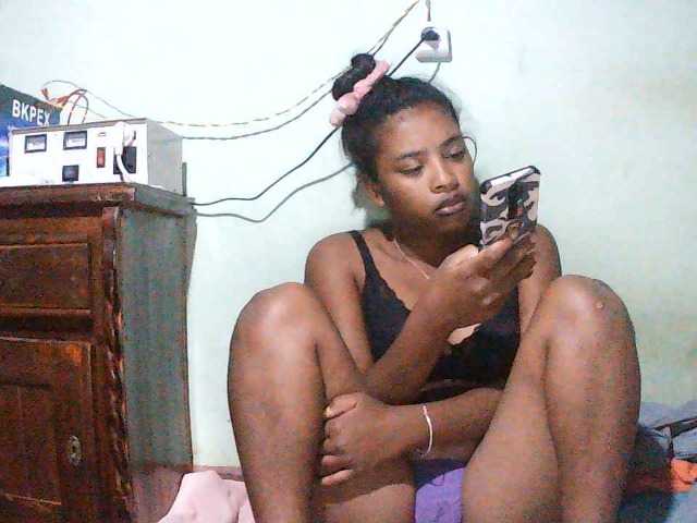 TriciaBella live cam on BongaCams