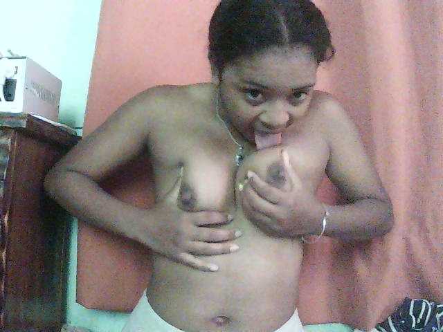 TriciaBella live cam on BongaCams