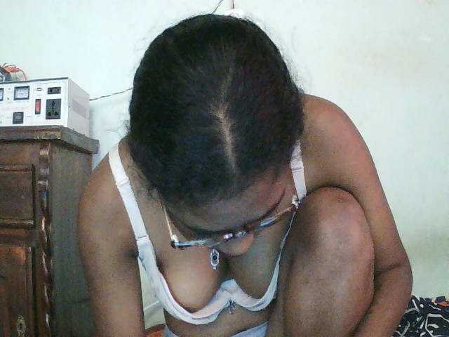 TriciaBella live cam on BongaCams