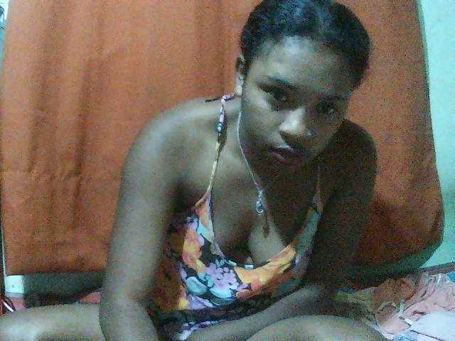 TriciaBella live cam on BongaCams