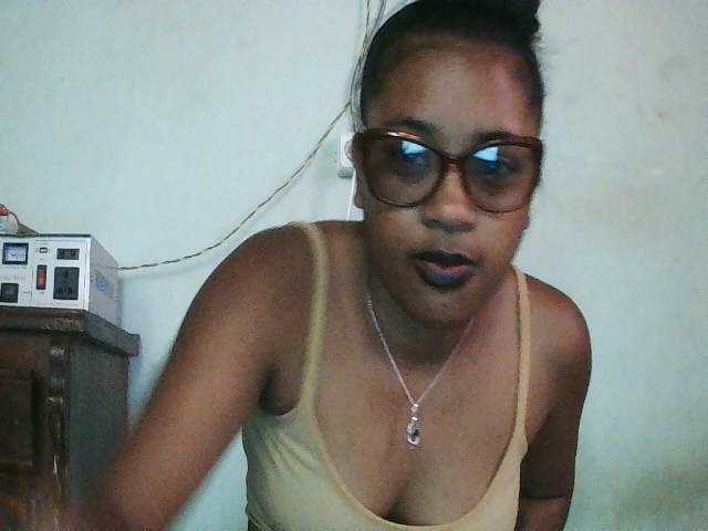 TriciaBella live cam on BongaCams