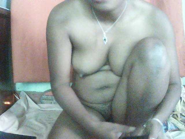 TriciaBella live cam preview