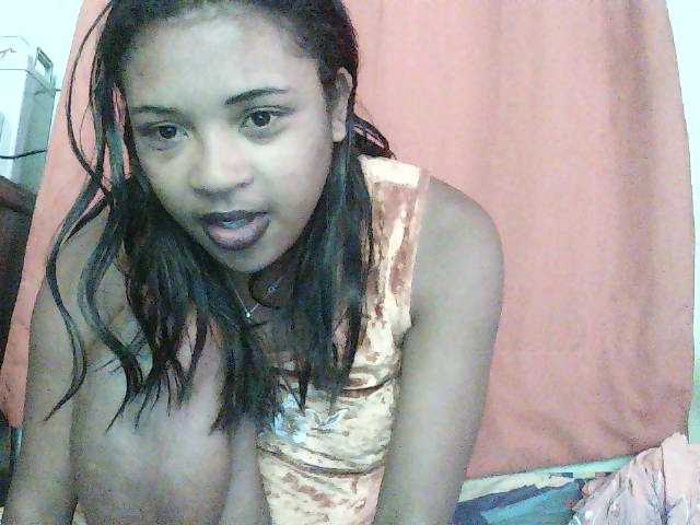 TriciaBella live cam on BongaCams