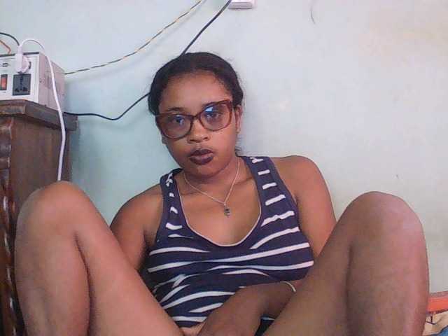 TriciaBella live webcam show