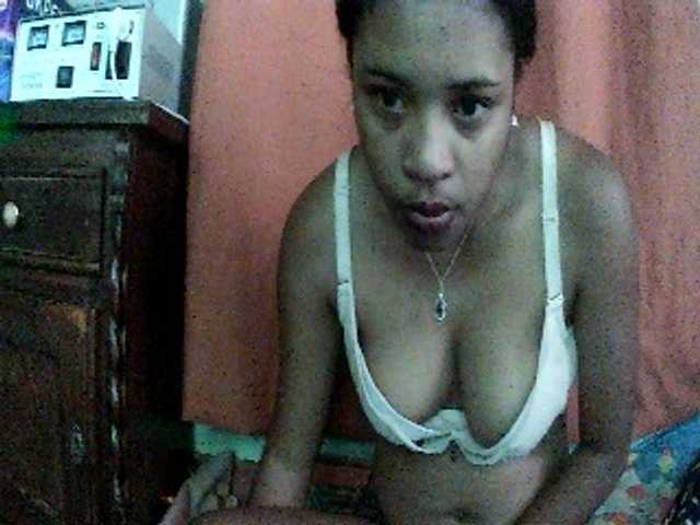 TriciaBella live cam on BongaCams