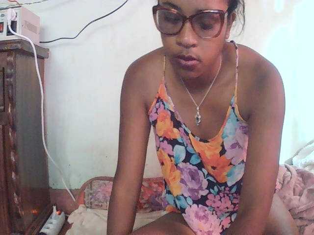 TriciaBella live cam on BongaCams