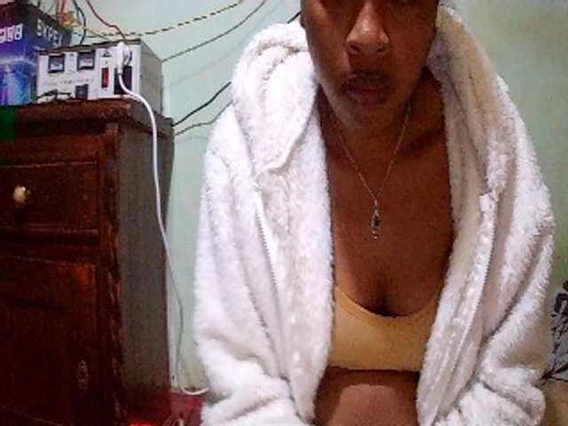 TriciaBella live cam on BongaCams