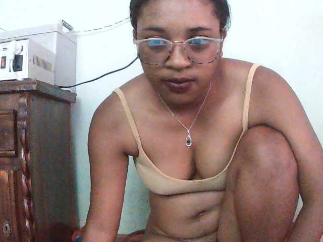 TriciaBella, live now on BongaCams