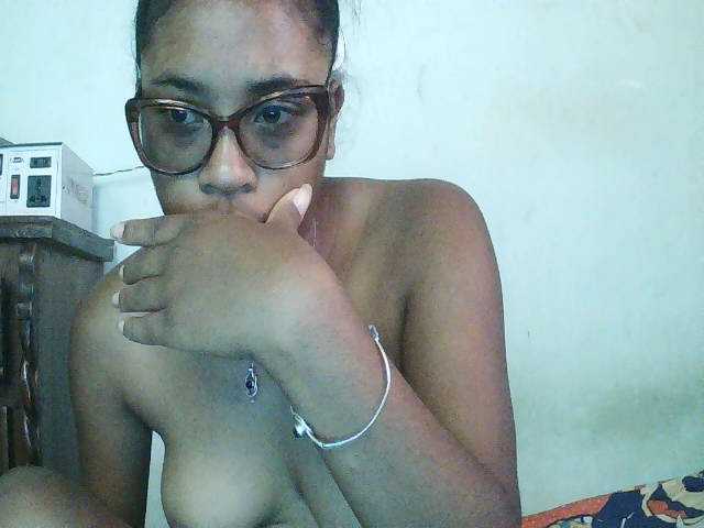 TriciaBella live cam on BongaCams