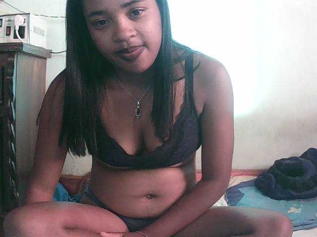 TriciaBella live cam on BongaCams