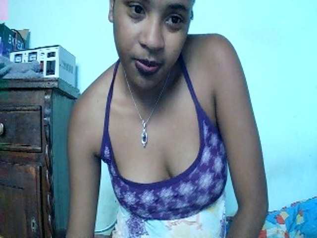 TriciaBella live cam on BongaCams