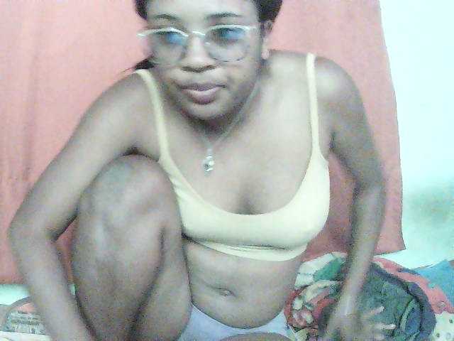 TriciaBella live cam on BongaCams