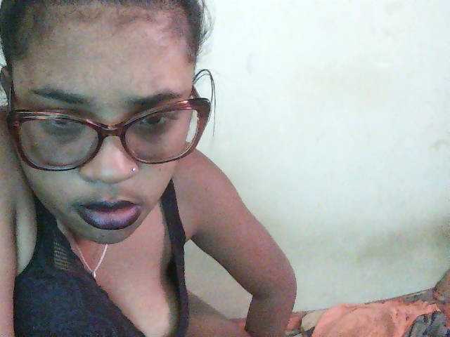 TriciaBella live cam on BongaCams