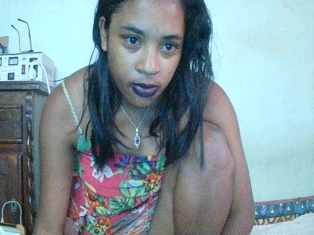TriciaBella live cam on BongaCams