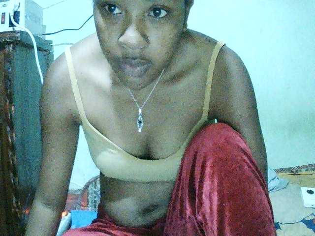 TriciaBella live cam on BongaCams