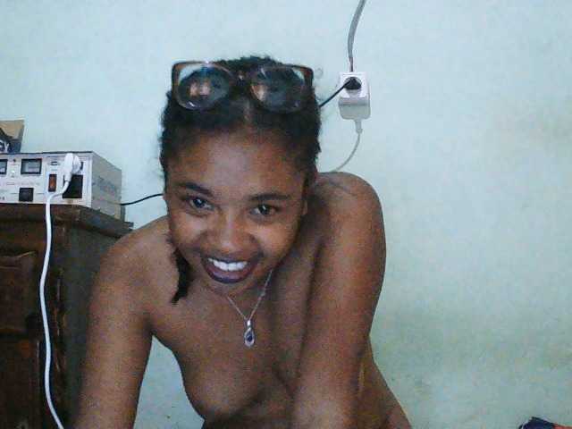 TriciaBella live cam on BongaCams
