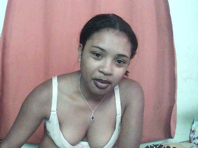TriciaBella live cam on BongaCams