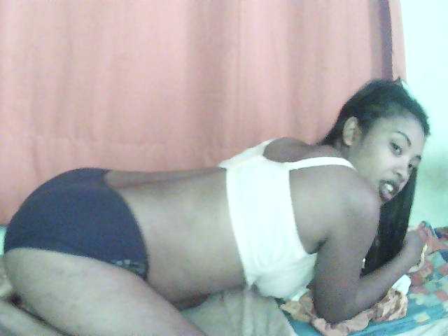 TriciaBella live cam on BongaCams