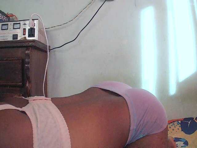 TriciaBella live cam on BongaCams