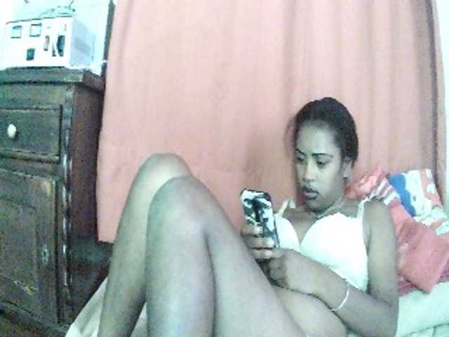 TriciaBella live cam on BongaCams
