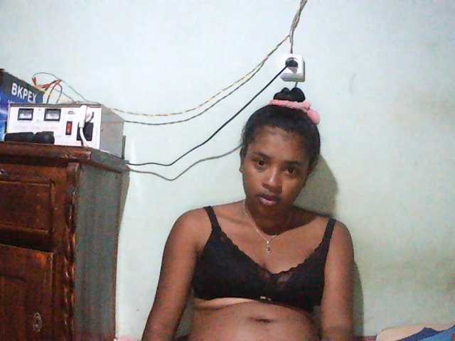 TriciaBella live cam on BongaCams