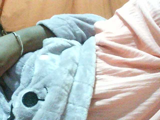 TriciaBella live cam