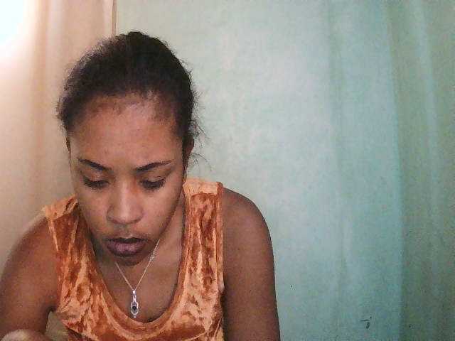 TriciaBella live cam on BongaCams