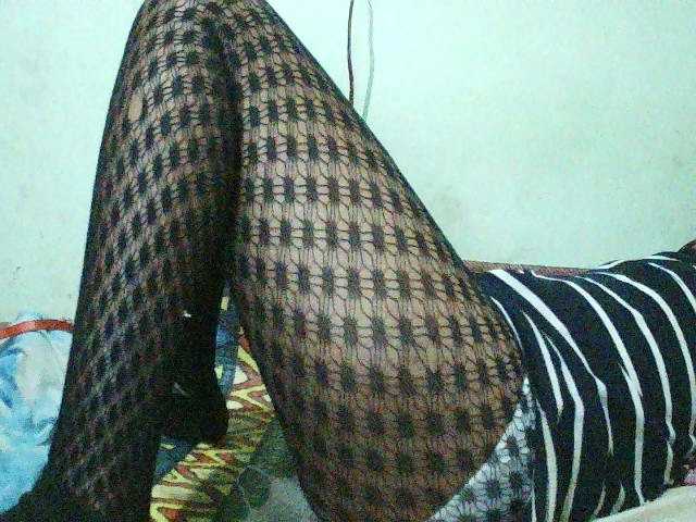 TriciaBella's BongaCams show and profile