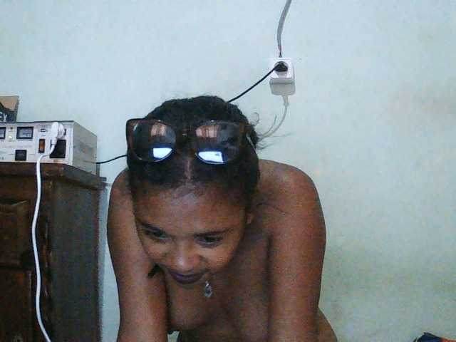 TriciaBella live cam on BongaCams