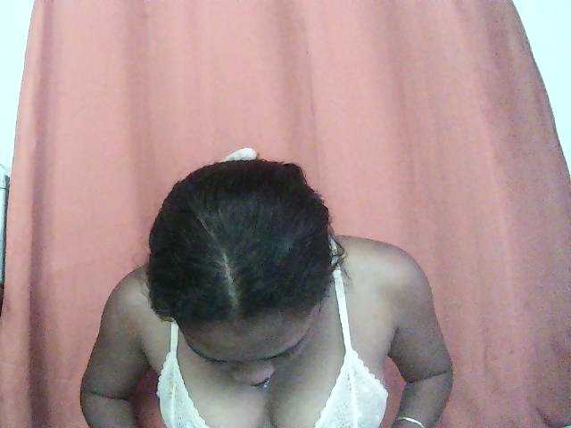 TriciaBella live cam on BongaCams