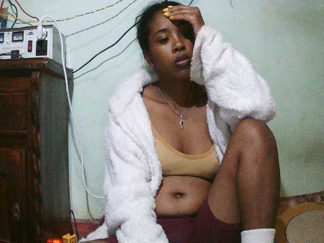 TriciaBella live cam on BongaCams